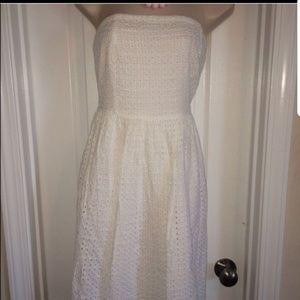 Women's strapless dress